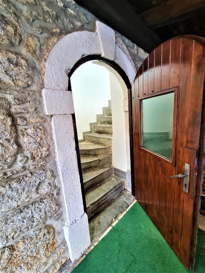 Fužine Sobe "Ela" Bed & Breakfast エクステリア 写真