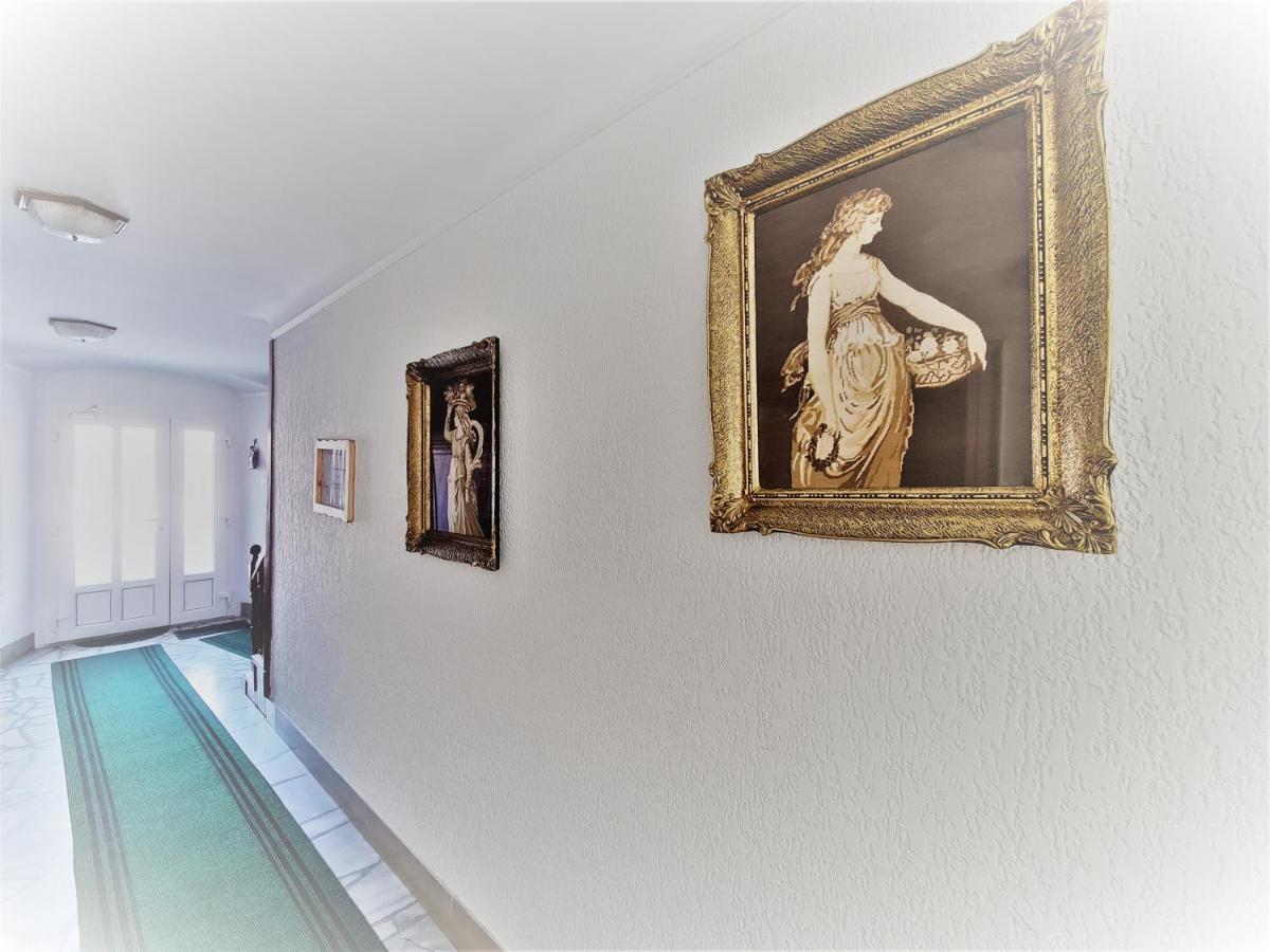 Fužine Sobe "Ela" Bed & Breakfast エクステリア 写真